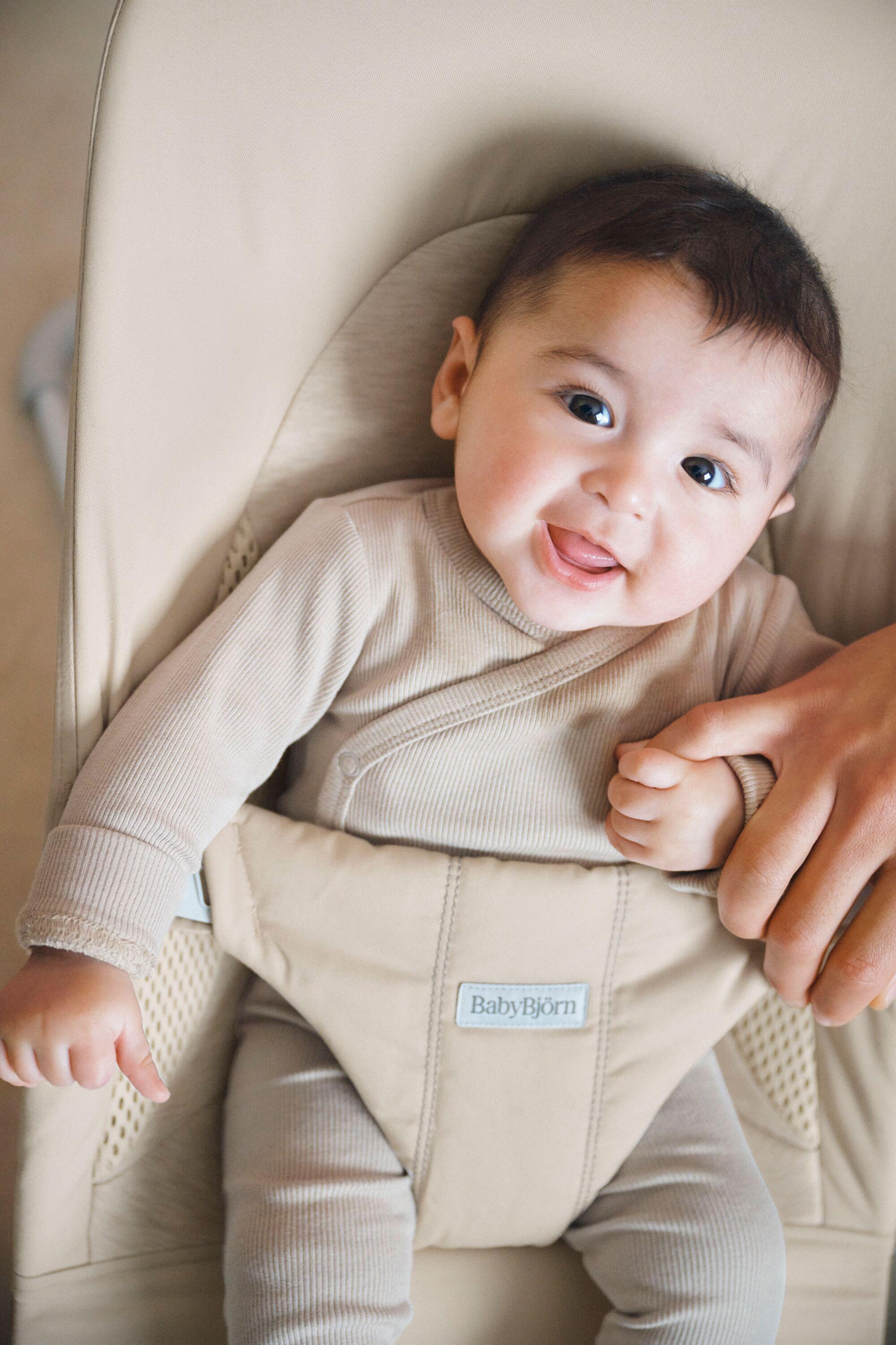 Bouncer Balance Soft in Light beige Woven/Jersey Trifabric - BabyBjörn